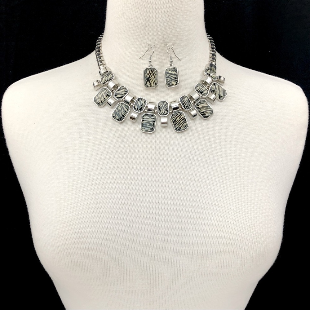 Zebra Print Flair Statement Necklace Earrings Set - Picture 3 of 3